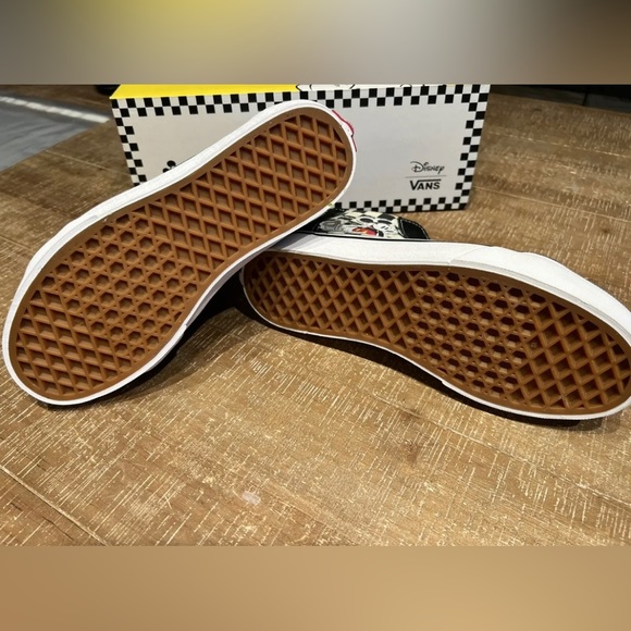 VANS Sk8-Hi Zip Disney Mickey Sneakers Sz 5 Y Women’s 6.5 Limited Edition - Picture 13 of 15